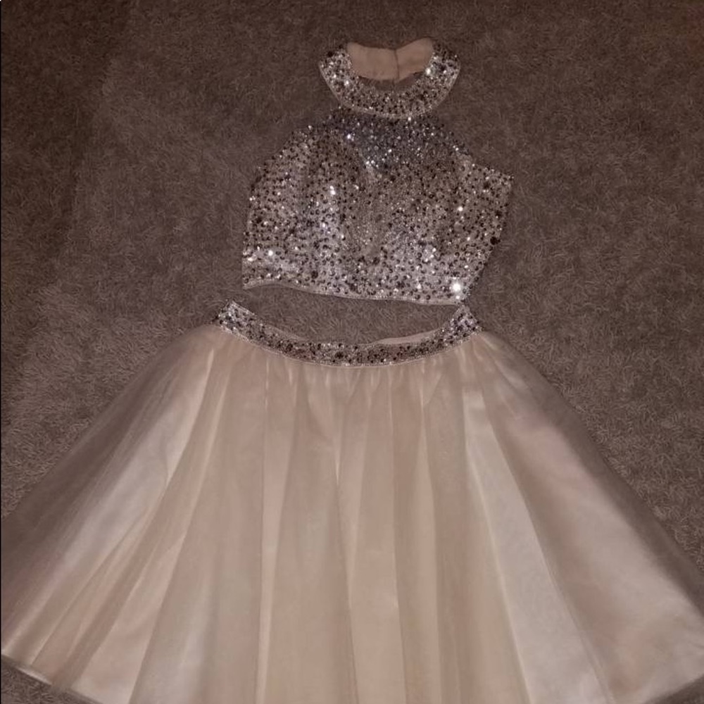 HOMECOMING DRESS - Picture 3 of 4